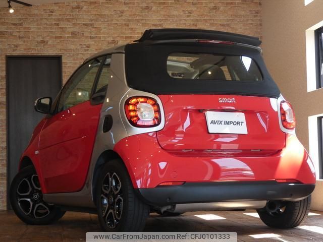 smart fortwo-convertible 2016 quick_quick_453444_WME4534442K132560 image 2