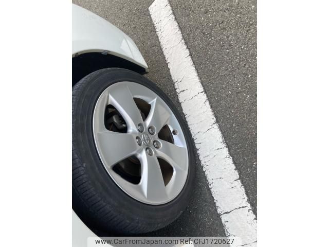 toyota prius 2012 CFJ1720627 image 2