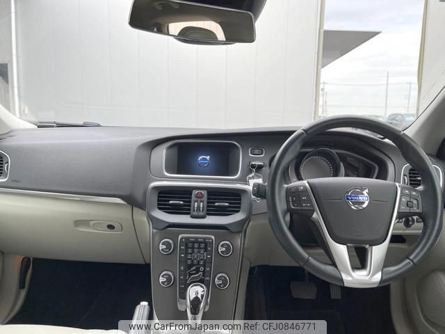 volvo v40 2014 quick_quick_MB4164T_YV1MV485BE2136769 image 2