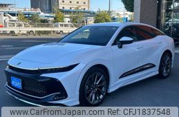 toyota crown 2023 CFJ1837548