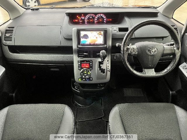 toyota voxy 2013 -TOYOTA--Voxy DBA-ZRR70W--ZRR70-0565200---TOYOTA--Voxy DBA-ZRR70W--ZRR70-0565200- image 2