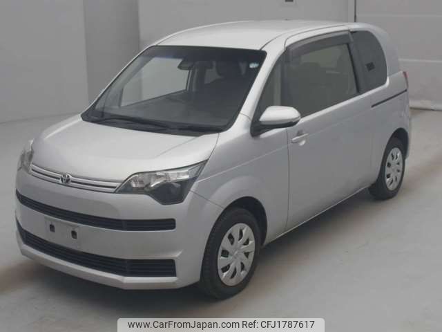 toyota spade 2017 CFJ1787617 image 1
