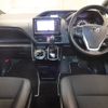 toyota noah 2018 -TOYOTA--Noah DBA-ZRR80W--ZRR80-0402134---TOYOTA--Noah DBA-ZRR80W--ZRR80-0402134- image 3