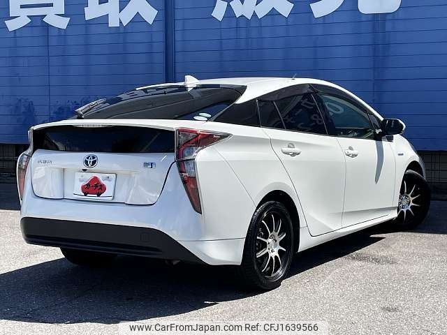 toyota prius 2016 CFJ1639566 image 2