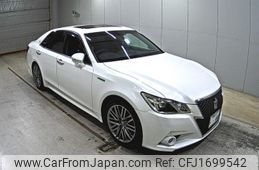 toyota crown 2014 CFJ1699542