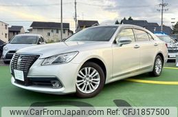 toyota crown 2013 CFJ1857500