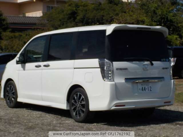 honda stepwagon 2013 CFJ1762192 image 2