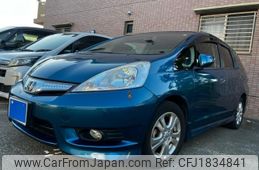 honda fit-shuttle 2011 CFJ1834841