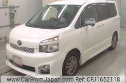toyota voxy 2011 CFJ1652118