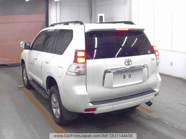 toyota land-cruiser-prado 2013 quick_quick_CBA-TRJ150W_0031401 image 2