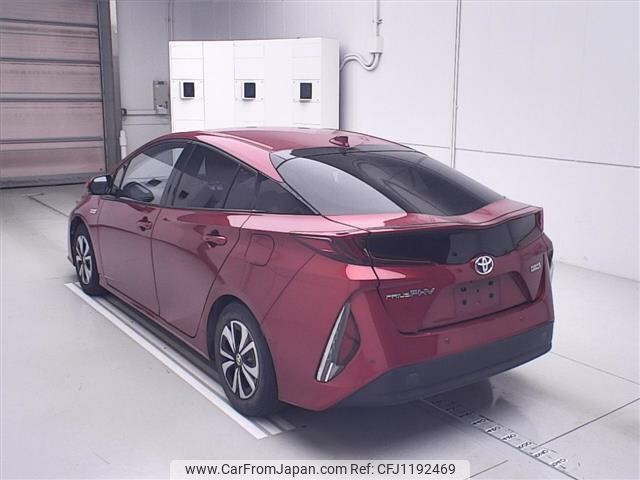 toyota prius-phv 2017 -TOYOTA--Prius PHV ZVW52-3010486---TOYOTA--Prius PHV ZVW52-3010486- image 2