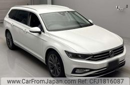 volkswagen passat-variant 2022 CFJ1816087