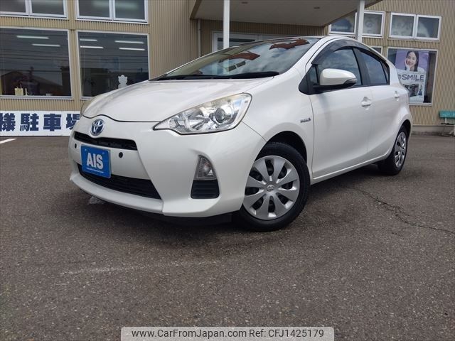 toyota aqua 2014 CFJ1425179 image 1