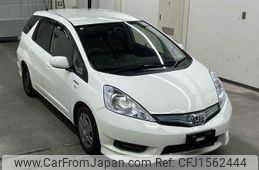 honda fit-shuttle 2013 CFJ1562444