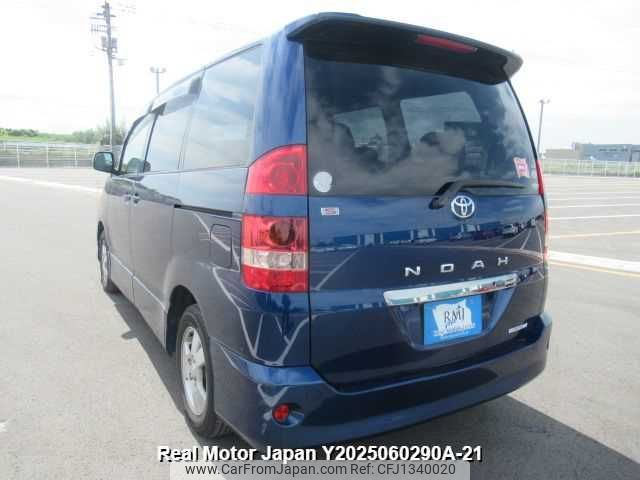 toyota noah 2004 3282185-Y2025060290A-21 image 2