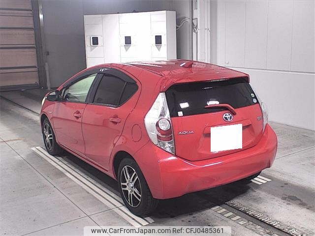 toyota aqua 2013 CFJ0485361 image 2