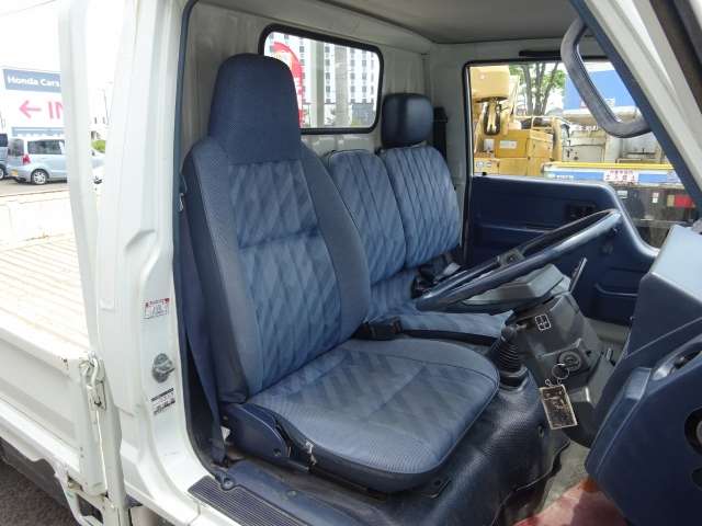 toyota hiace-truck undefined -トヨタ--ハイエーストラック　２ＷＤ L-YH81--YH81-0008296---トヨタ--ハイエーストラック　２ＷＤ L-YH81--YH81-0008296- image 1