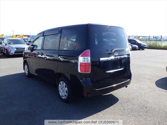 toyota noah 2007 NIKYO_JS30708 image 1