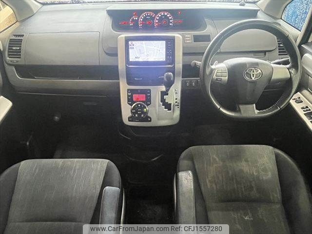 toyota noah 2012 CFJ1557280 image 2