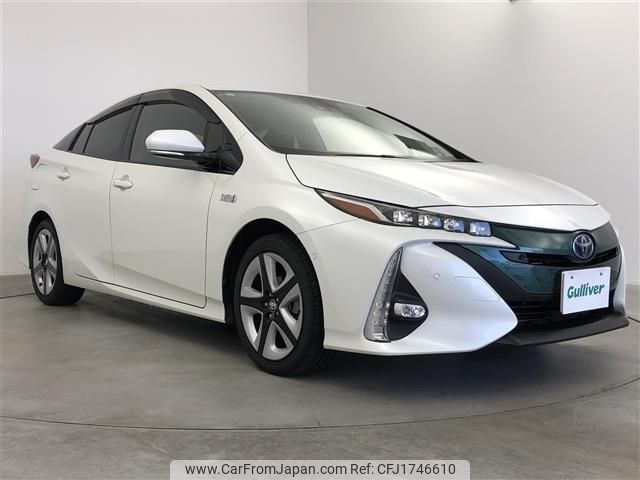 toyota prius-phv 2017 CFJ1746610 image 1