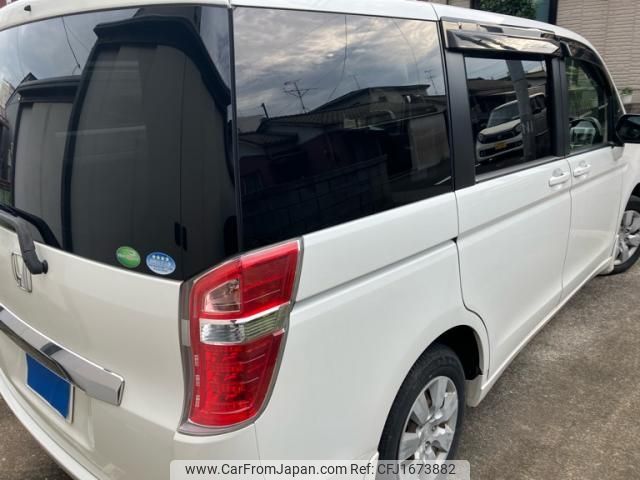 honda stepwagon 2012 CFJ1673882 image 2