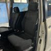 toyota voxy 2005 quick_quick_DBA-AZR60G_AZR60-0449857 image 17
