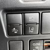 toyota voxy 2018 222 image 37