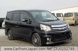 toyota noah 2013 -TOYOTA--Noah DBA-ZRR75W--ZRR75-0112910---TOYOTA--Noah DBA-ZRR75W--ZRR75-0112910-