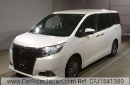 toyota esquire 2017 CFJ1541380