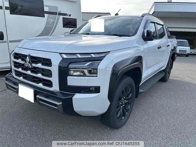mitsubishi triton 2024 CFJ1645355 image 1