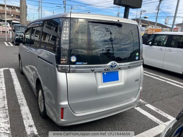 toyota voxy 2014 CFJ1844666 image 2