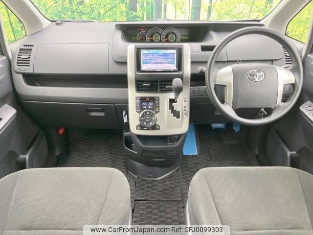 toyota voxy 2011 -TOYOTA--Voxy DBA-ZRR70G--ZRR70-0456678---TOYOTA--Voxy DBA-ZRR70G--ZRR70-0456678- image 2