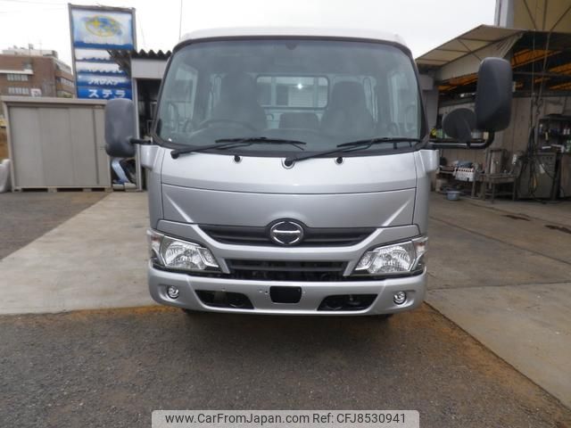 hino dutro 2017 GOO_NET_EXCHANGE_0502426A30230425W003 image 2