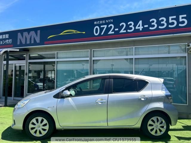 toyota aqua 2015 CFJ1573955 image 2