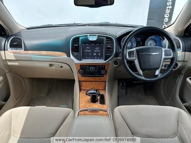 chrysler 300 2013 quick_quick_ABA-LX36_2C3CCATG4DH587084 image 2