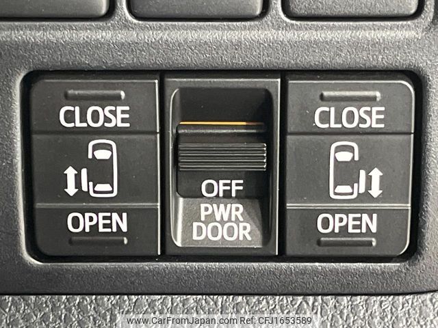 toyota voxy 2017 CFJ1653589 image 2