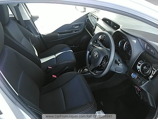 toyota vitz 2018 -TOYOTA--Vitz DAA-NHP130--NHP130-2035576---TOYOTA--Vitz DAA-NHP130--NHP130-2035576- image 2