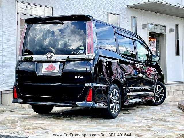 toyota noah 2018 504928-931406 image 2