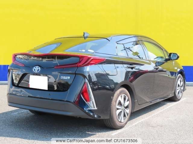 toyota prius-phv 2017 CFJ1673506 image 2