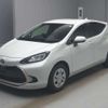 toyota aqua 2022 -TOYOTA--AQUA 6AA-MXPK11--MXPK11-2060195---TOYOTA--AQUA 6AA-MXPK11--MXPK11-2060195- image 1