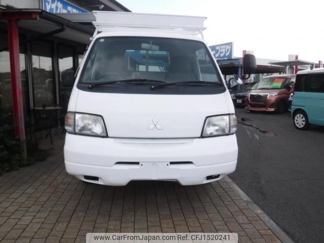 mitsubishi delica-truck 2003 CFJ1520241 image 2