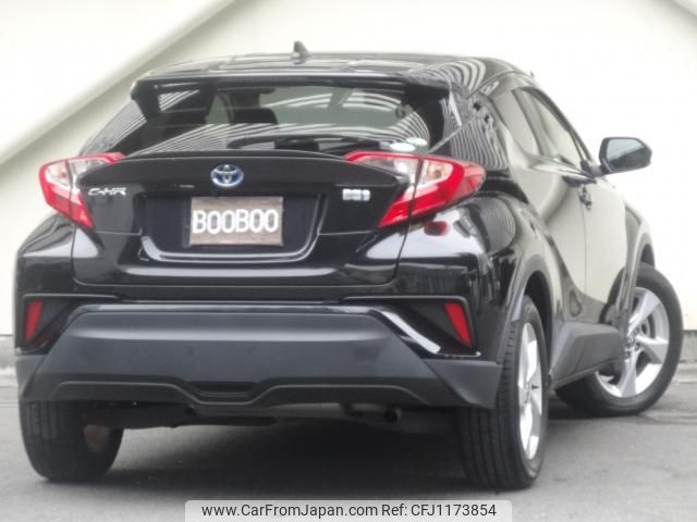 toyota c-hr 2017 quick_quick_DAA-ZYX10_ZYX10-2036955 image 2