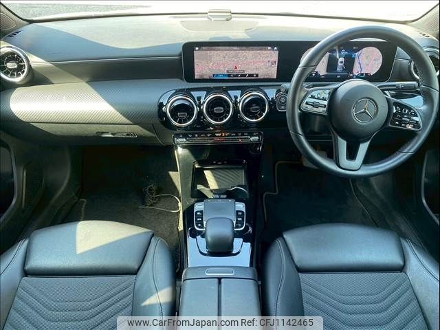 mercedes-benz a-class 2018 -MERCEDES-BENZ--Benz A Class 5BA-177084--WDD1770842J059061---MERCEDES-BENZ--Benz A Class 5BA-177084--WDD1770842J059061- image 2