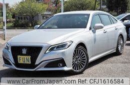 toyota crown 2022 CFJ1616584