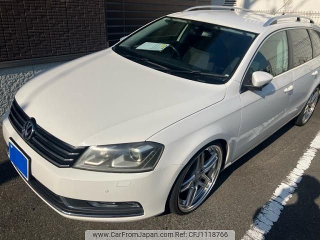 volkswagen passat-variant 2011 -VOLKSWAGEN--VW Passat Variant DBA-3CCAX--WVWZZZ3CZCE057440---VOLKSWAGEN--VW Passat Variant DBA-3CCAX--WVWZZZ3CZCE057440- image 1