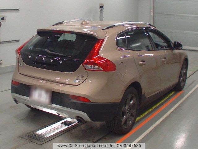 volvo v40 2014 -VOLVO--Volvo V40 MB5204T-YV1MZ6356E2049057---VOLVO--Volvo V40 MB5204T-YV1MZ6356E2049057- image 2