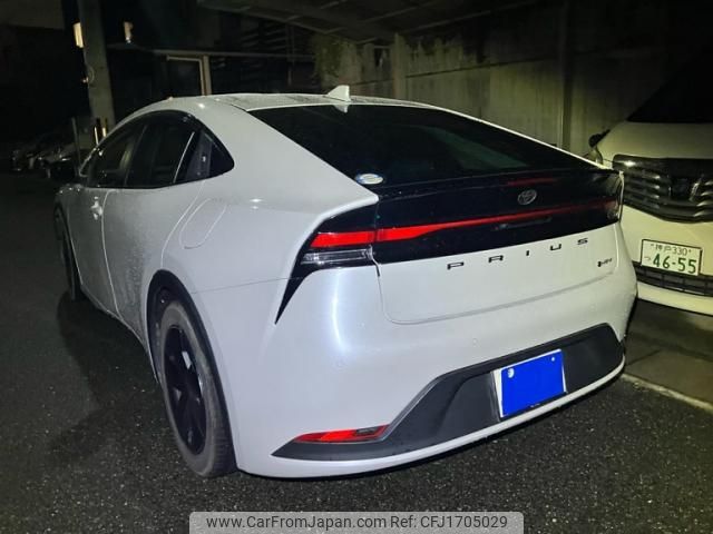 toyota prius 2023 CFJ1705029 image 2