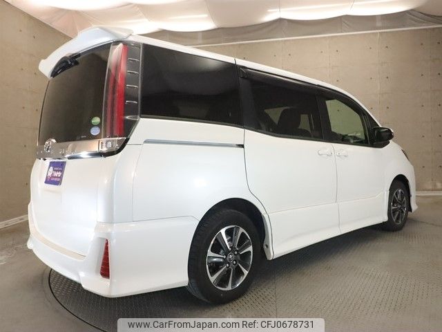 toyota noah 2017 -TOYOTA--Noah DBA-ZRR80W--ZRR80-0370358---TOYOTA--Noah DBA-ZRR80W--ZRR80-0370358- image 2