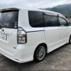 toyota voxy 2011 CFJ1848946 image 2