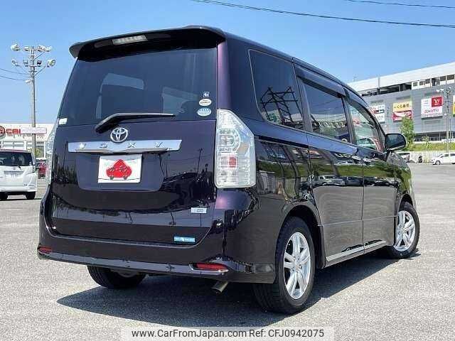 toyota voxy 2012 504928-928924 image 2